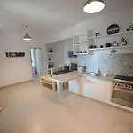 Mariannas House נאוסה