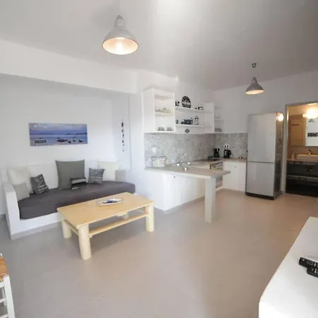 Mariannas House נאוסה